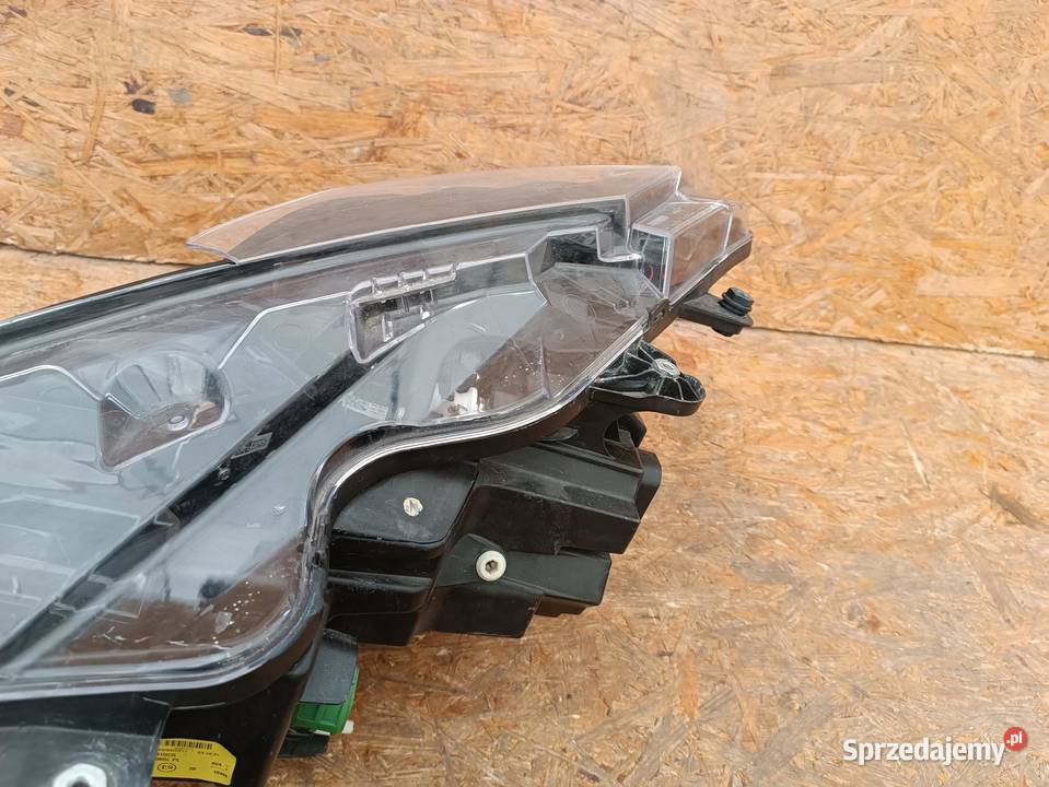 LAMPA PRAWY PRZÓD EU FERRARI 812 SUPERFAST wielkopolskie Nowy Tomyśl