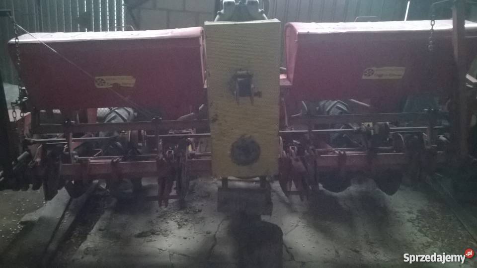 Siewnik do kukurydzy Becker Sobieszczany