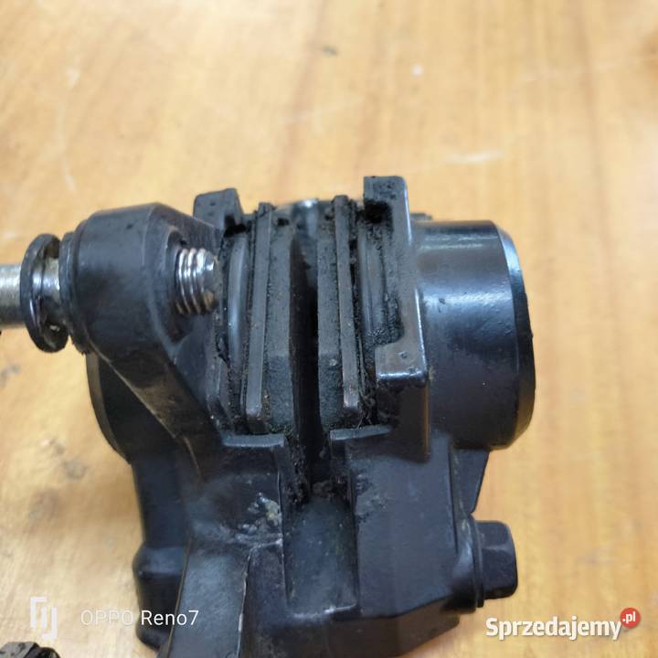 Suzuki GS 550 L78r Zacisk hamulca przód łódzkie Łubno