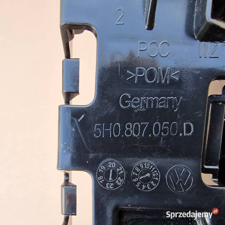 VW GOLF VIII 8 ŚLIZG ZDERZAKA PRAWY PRZÓD Bieleń