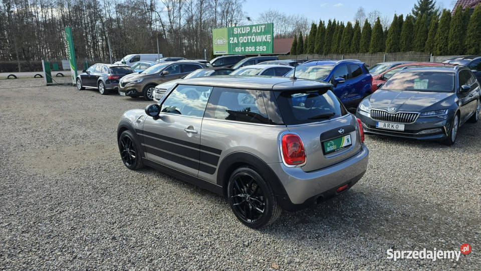 Mini ONE Wyjątkowo ładny II 2006 gniazdo AUX Zieleniewo