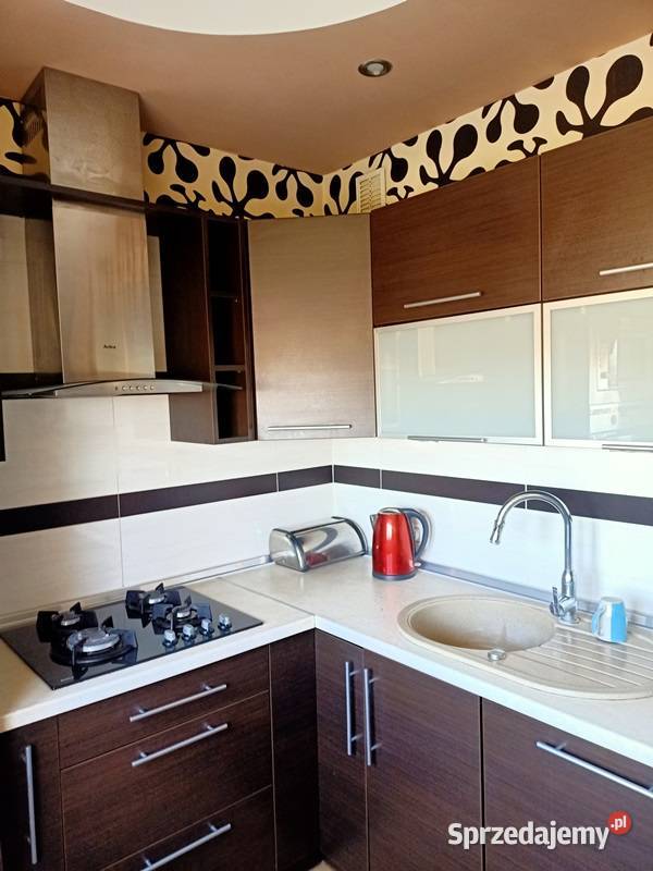 Sprzedam mieszkanie 60 m 3 pokoje balkon w pełni blok Kutno