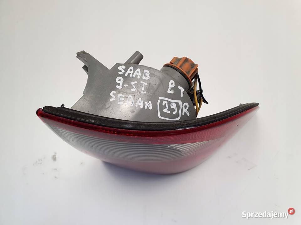 LAMPA PRAWA Saab 95 I lift 0105r Sedan TYLNA