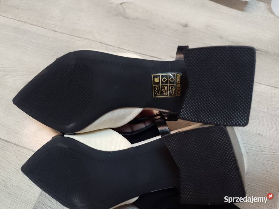 38 Bogato zdobione Czółenka wieczorowe z odkrytą 24.5cm Kraków