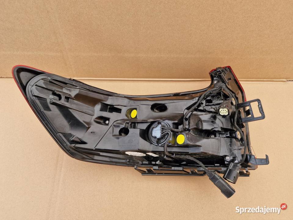 PRAWA LAMPA REFLEKTOR TYŁ LED VOLVO C40 32365667 osobowe Części samochodowe