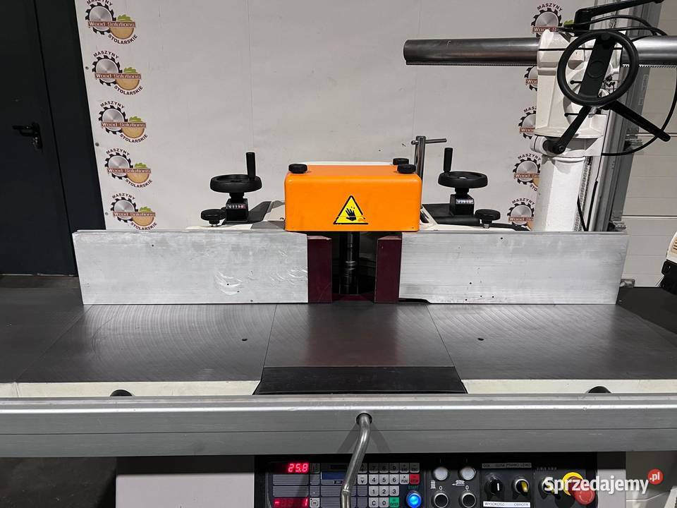 Frezarka dolnowrzecionowa SCM T130E Juszczyn