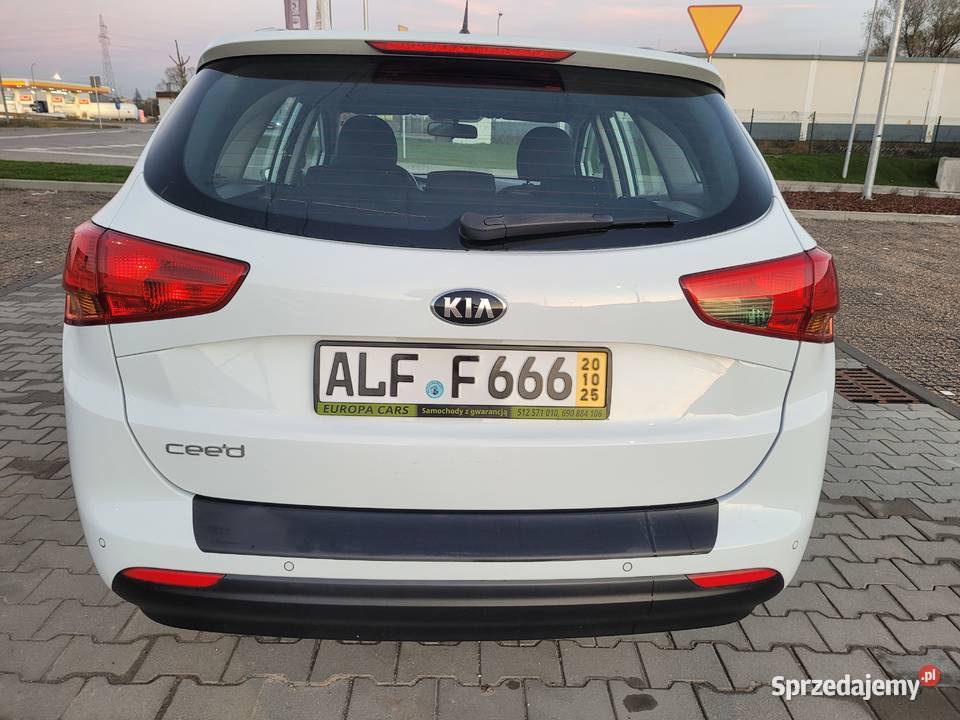 Sprzedam przepiękne KIA Ceed uszkodzony