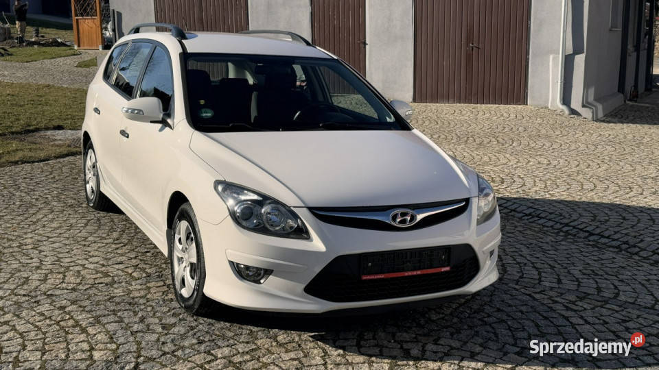 Hyundai i30 14 BENZ 110 Lift 2012 Przebieg dolnośląskie Strzegom