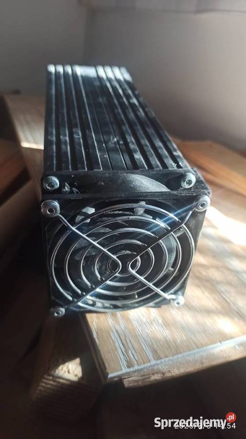 radiator z wentylatorem do maszyn