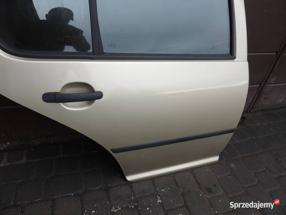 VOLKSWAGEN GOLF 4 IV 5D DRZWI PRAWY TYŁ LA1W Nowy Sącz