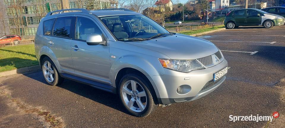 Mitsubishi Outlander 20 DID 140 7 osób Intense wielofunkcyjna kierownica