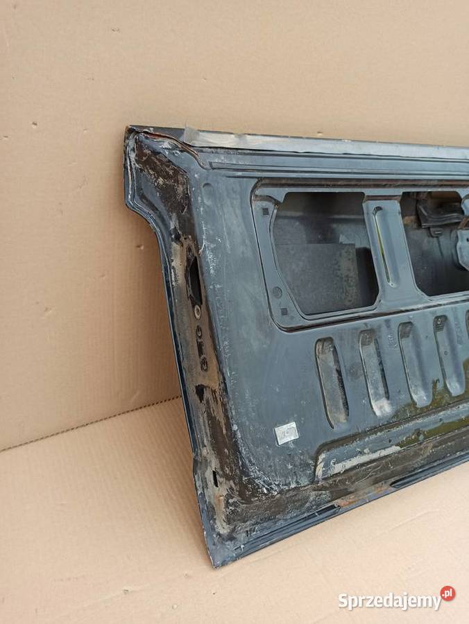 MITSUBISHI L200 KLAPA BAGAŻNIKA BURTA TYŁ Trzciel sprzedam