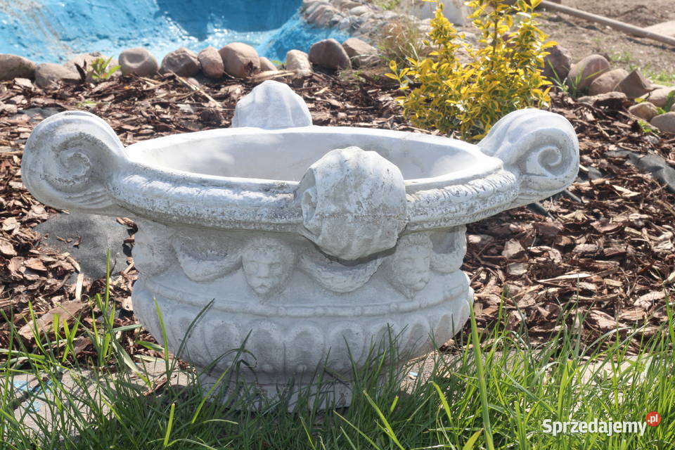 Figury rzeźby ogrodowe donica rzymska dolnośląskie Goliszów