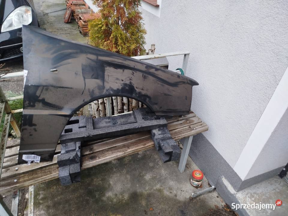 Fiat uno MK1 błotnik prawy przod Ryn