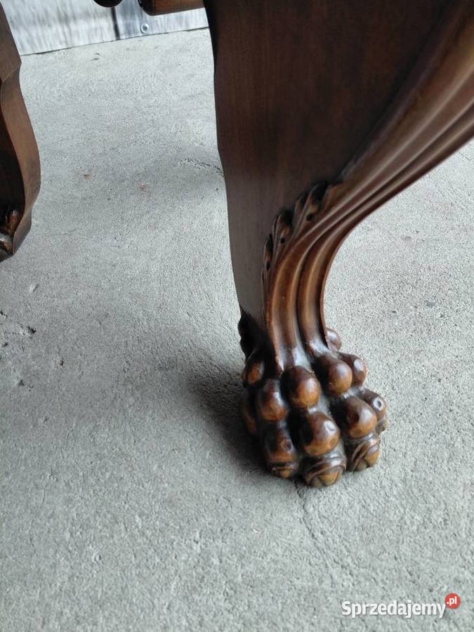 Stolik z nogami zakończonymi motywem łap 500 Byczyna