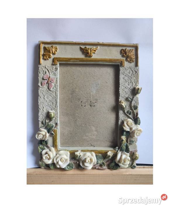 dekoracyjna stara ramka na zdjęcia z motywem róż