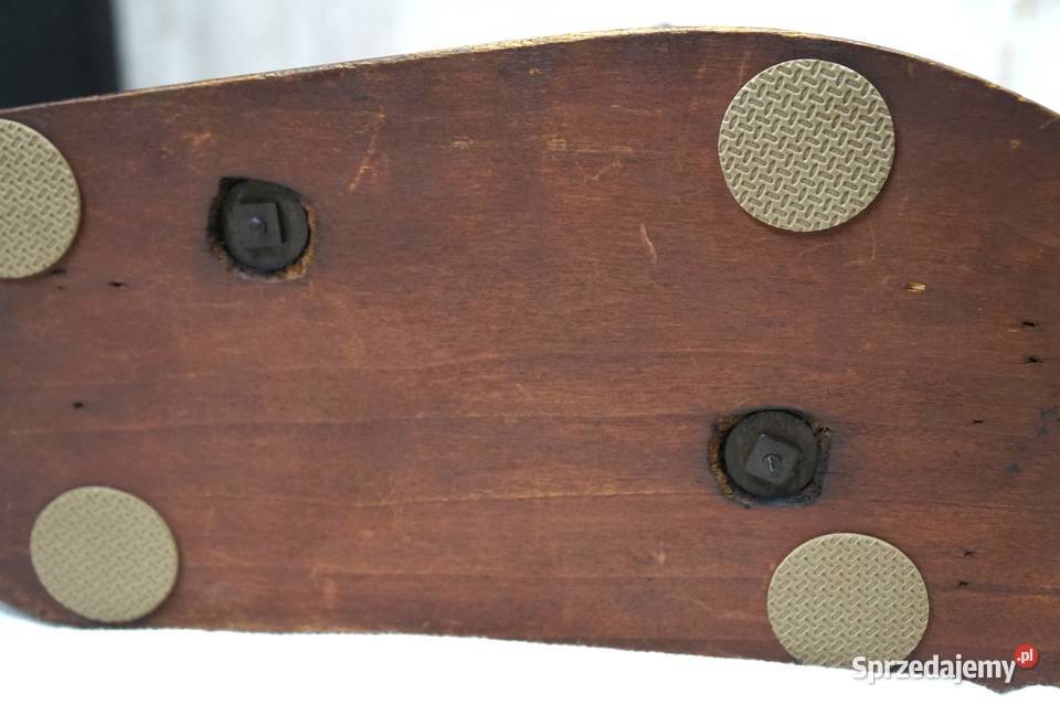 Rzeźba przedstawia Chrystusa z dziećmi Kalisz