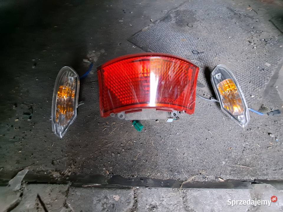 Obudowa tył lewa I prawa lampa tył i Rybnik