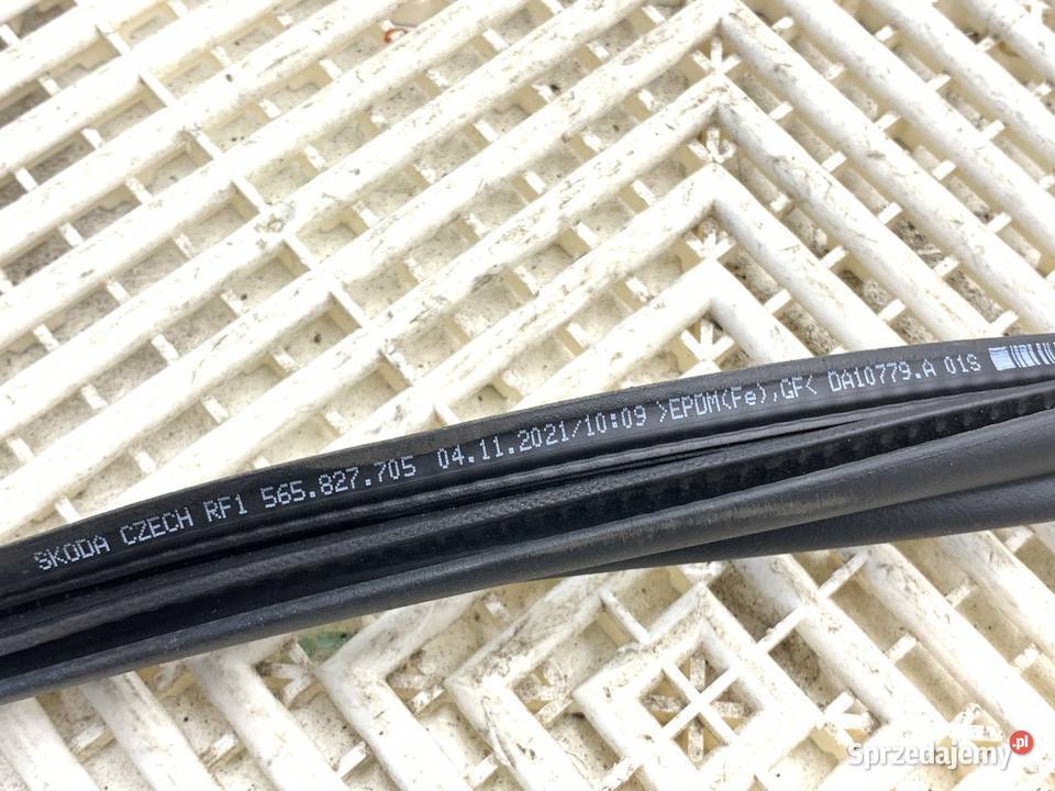 USZCZELKA KLAPY BAGAŻNIKA SKODA KODIAQ SUV sprzedam