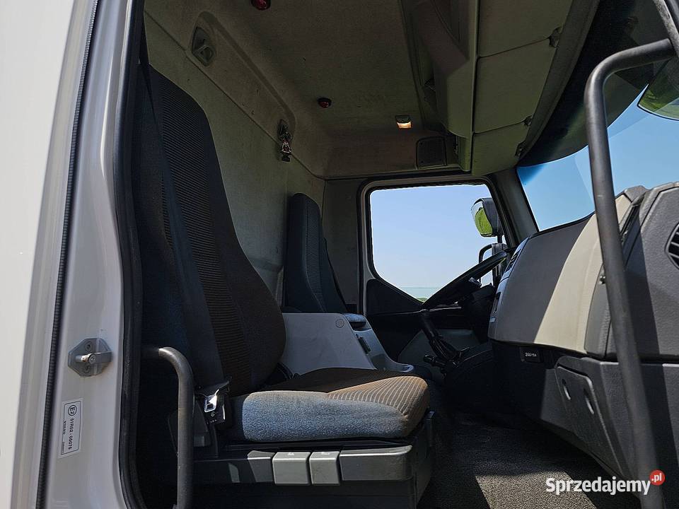 Volvo FL 24012 MANUAL HIAB 033T skrzyniowy 4x2 4045kg