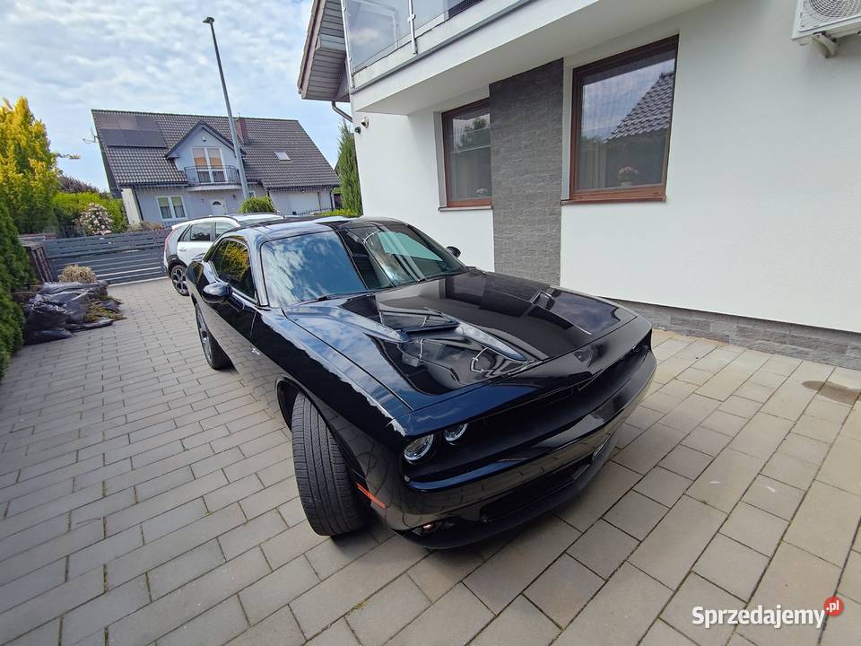 Dodge Challenger SXT Plus niski przebieg ładny benzyna