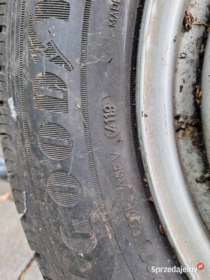 Opona z felgą do samochodu dostawczego Reno sprzedam