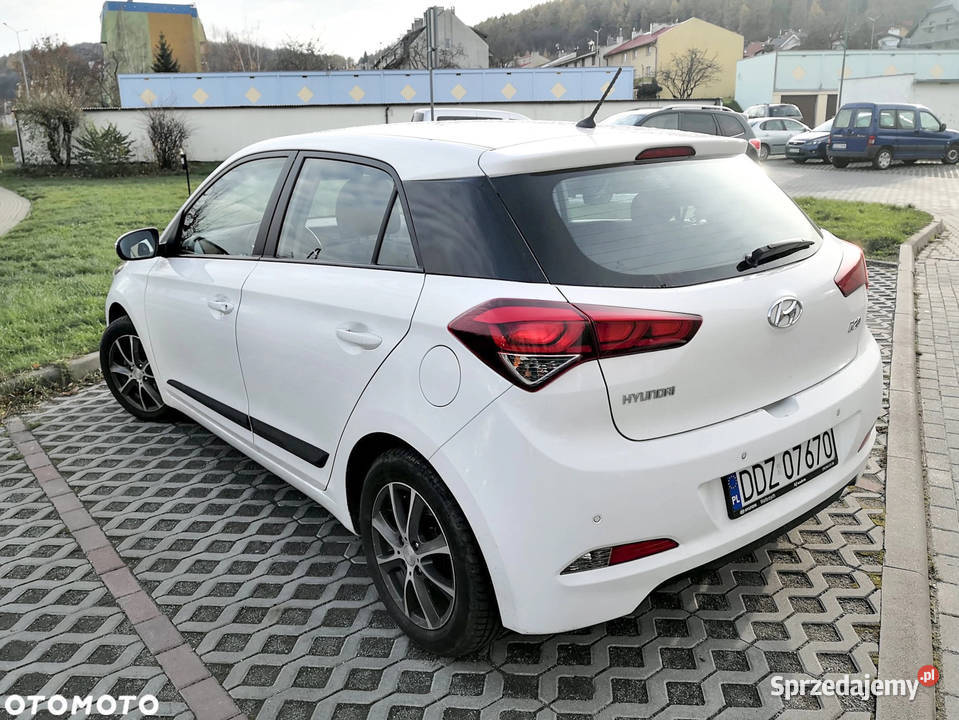 Hyundai i20 12 Comfort pierwszy właściciel benzyna Samochody osobowe Bielawa