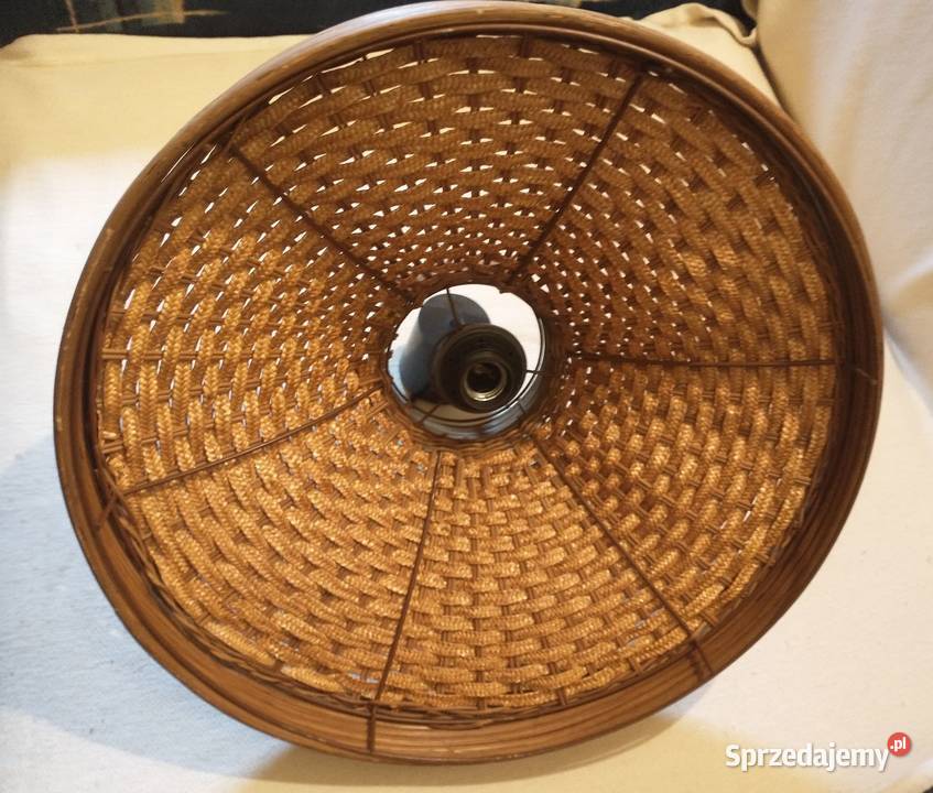Lampa sufitowa z ubiegłego wieku
