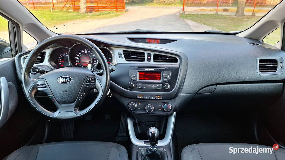 Kia Ceed 14 100 z Niemiec bezwypadek serwis radio świętokrzyskie Oksa sprzedam