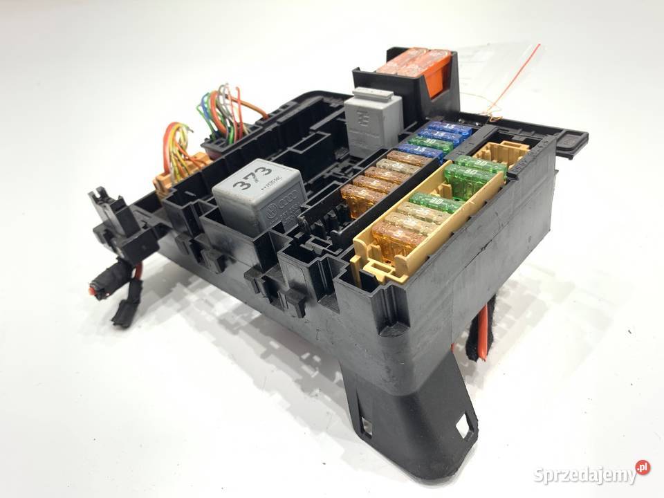 SKRZYNKA BEZPIECZNIKÓW PORSCHE PANAMERA