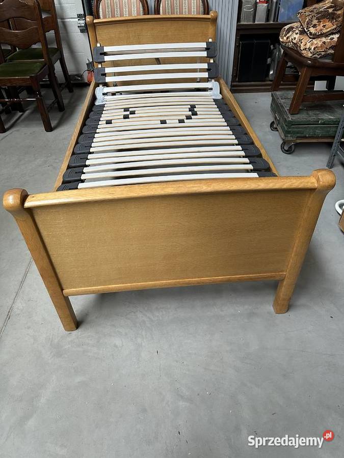 Ładne łóżko 90 ze stelażem unoszonym i materacem