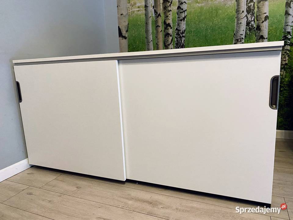 Biała szafka IKEA z przesuwanymi drzwiami na Kudowa-Zdrój