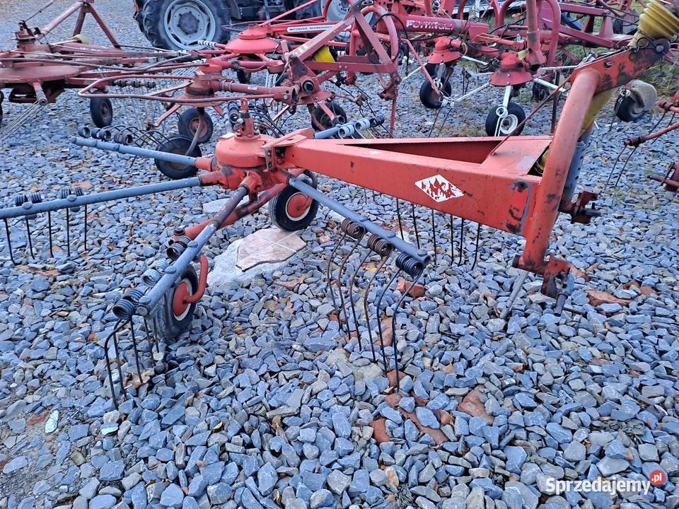Zgrabiarka karuzelowa grabarka kuhn stan nieuszkodzony sprzedam