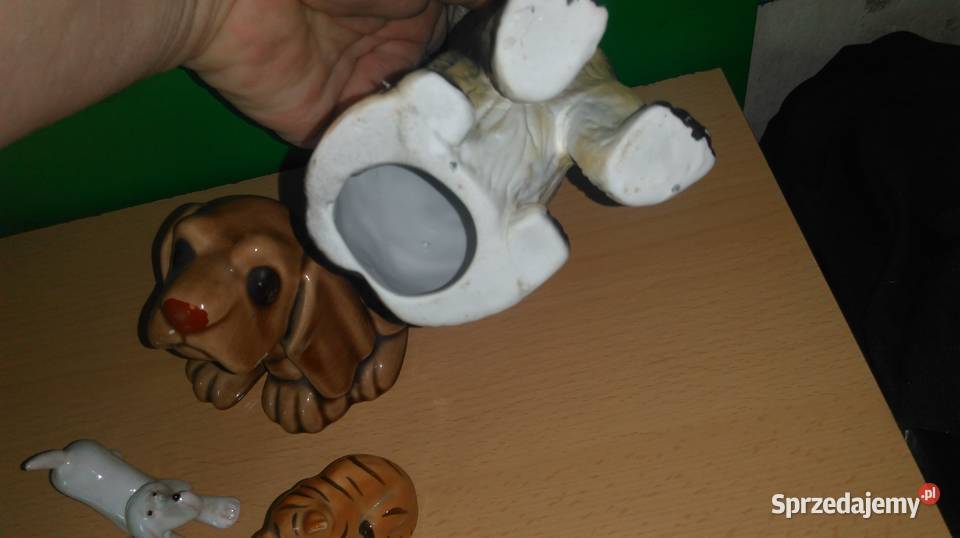 Figurki piesek porcelana