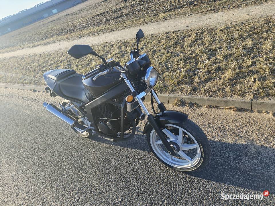 Hyosung gt125 naked Pobiedziska sprzedam