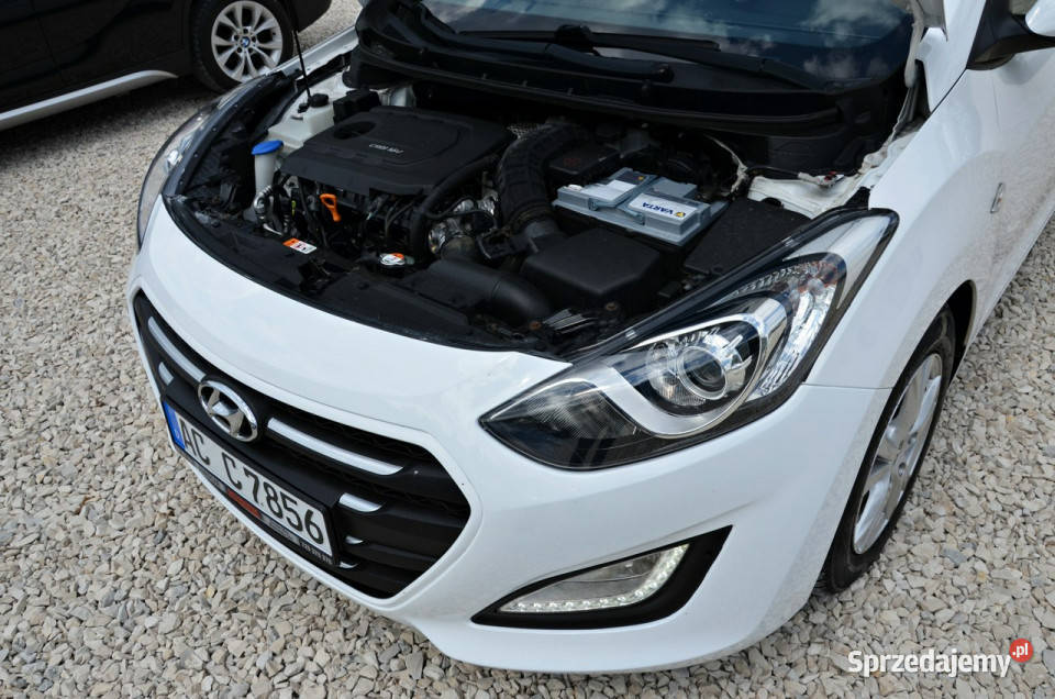 Hyundai i30 16 CRDi 110 Opłacony Serwis światła przeciwmgielne sprzedam