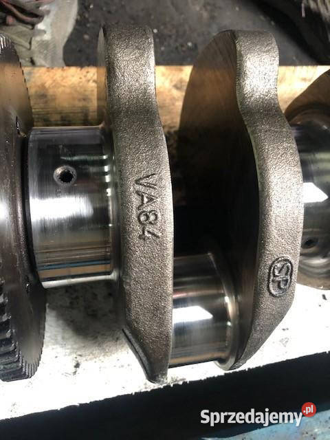 Ferguson 86508690 Valtra S274S374 wał korbowy Jastrzębniki