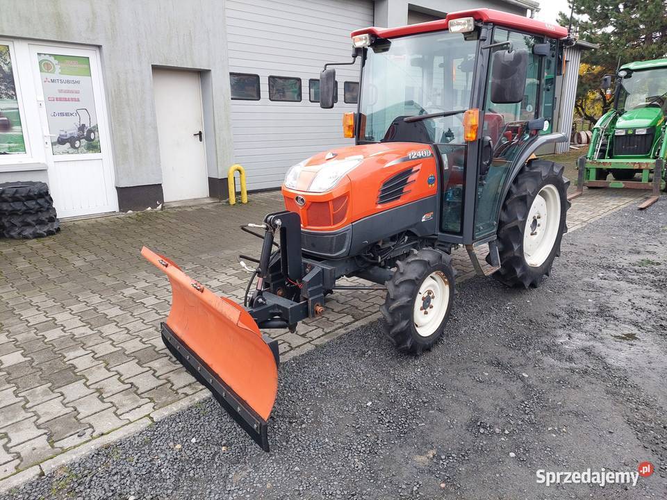Ciągnik ogrodniczy komunalny Kubota T240D z Łubowo