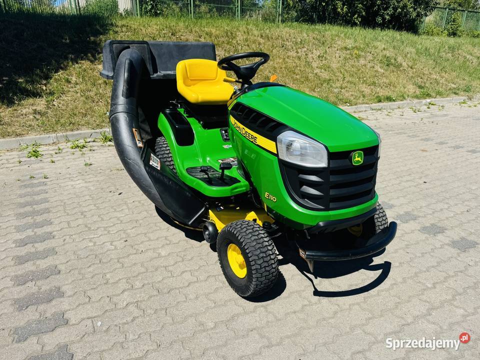 Traktorek kosiarka John Deere E110 BriggsStrat z Białystok