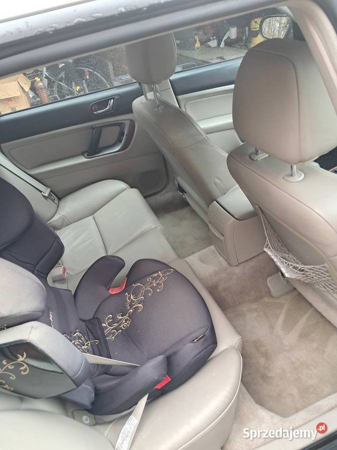 Subaru Outback 25 LPG BRC Hak Napęd 4X4 Kremowe Rzeszów sprzedam