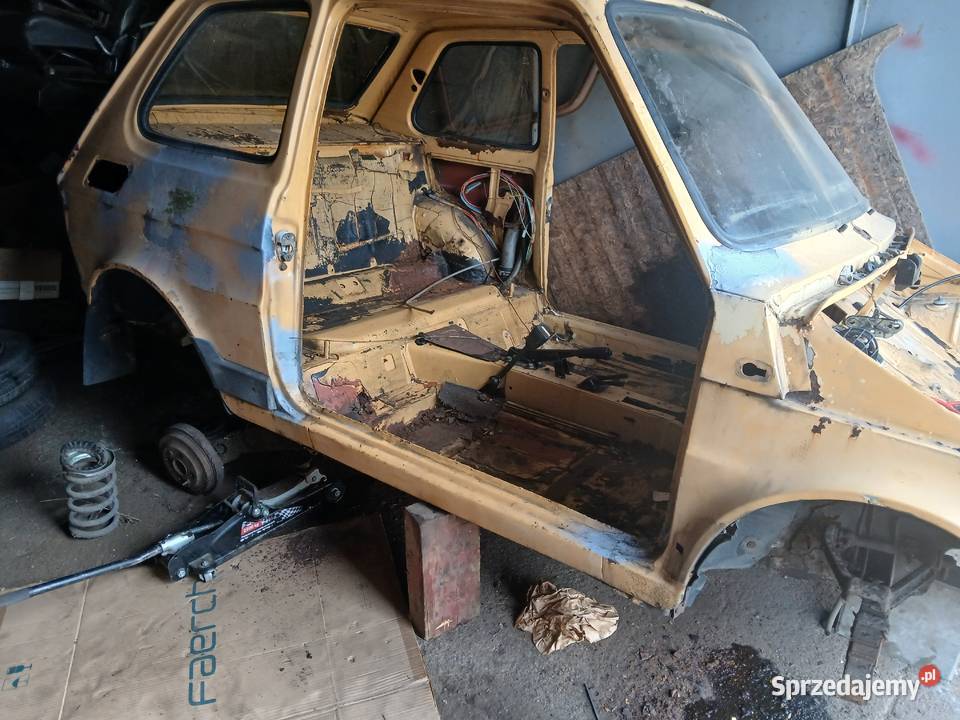 Fiat 126 FL pozostalosci uszkodzony Rzgów
