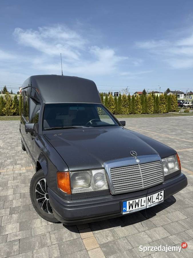 Samochód pogrzebowy Mercedes Benz 230E Wołomin