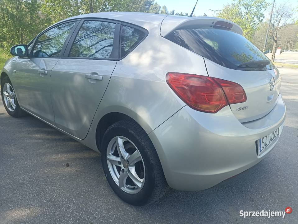 Opel Astra j hatchback 17 diesel Isuzu 2010 Zarejestrowany w Polsce Kielce