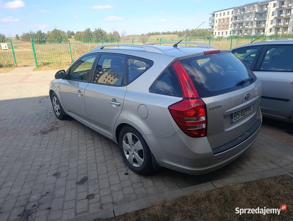 Kia ceed 20 crdi 140 2006r UPG uszkodzona skórzana tapicerka