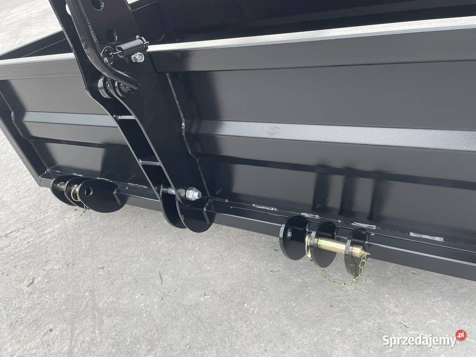 Skrzynia transportowa 165m tuz przódtył Sandomierz
