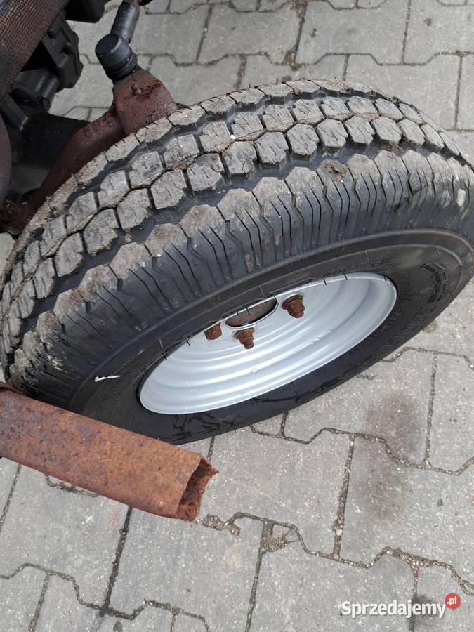 Zamiatarka nośnik narzędzi Kubota F2400 Wspomaganie kierownicy Piecewo