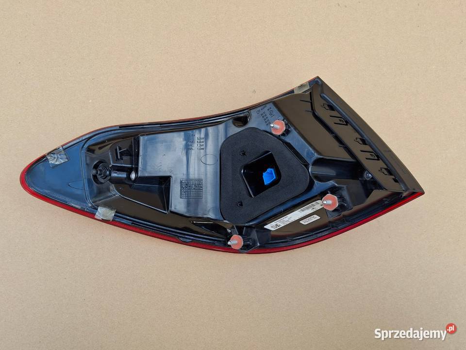MERCEDES CKLASA W205 KOMBI LAMPA PRAWY TYŁ PRAWA Bieleń sprzedam
