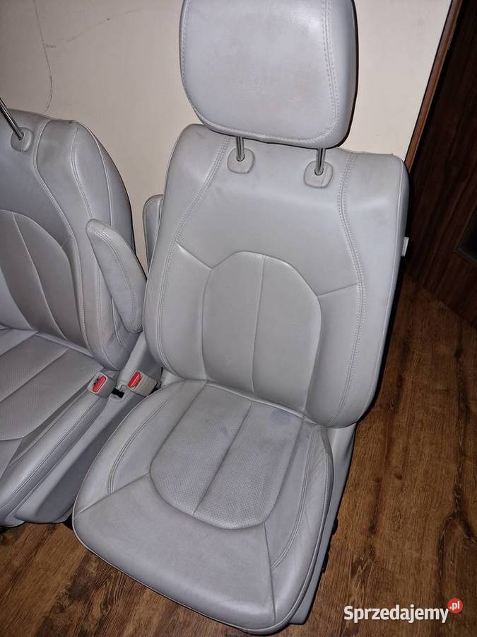 Fotele jasna skóra Chrysler Pacifica 2017 Nowa Sól