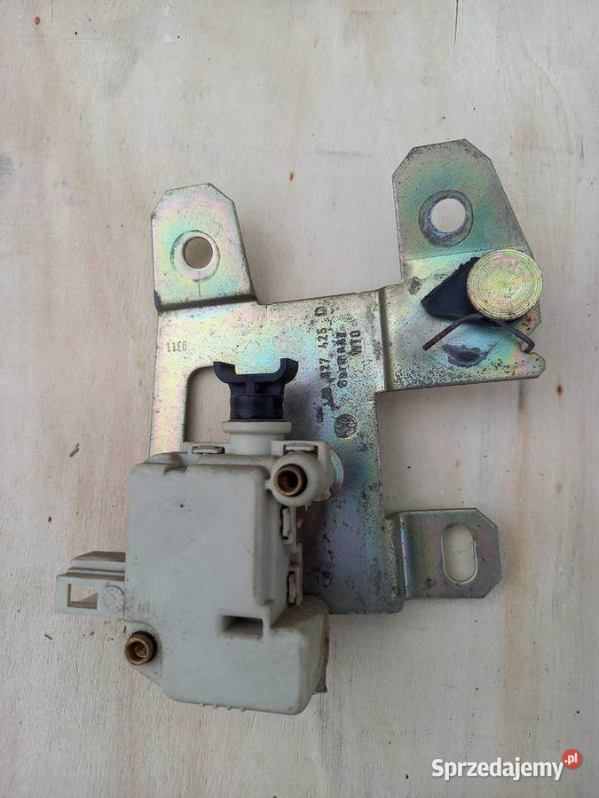 siłownik centralnego zamka bagażnika GOLF IV