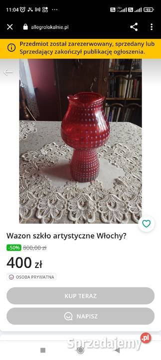 Unikatowy wazon w kolorze mocnej czerwieni z Pabianice